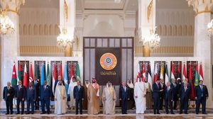 لا يرتقي الفاعلون السياسيون مهما تنوعت مشاربهم إلا حينما يفقهون بأنهم مكلفون بأداء أمانة العدل بين الناس، وإن تضييع هذه الأمانة خيانة عظمى جزاؤها وبيل عند الله في الدنيا وفي الآخرة.. الأناضول