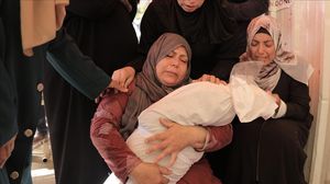 في واحدة من أكثر الليالي دموية منذ أسابيع، قُتل ما لا يقل عن 33 فلسطينيًا وجُرح العشرات، في غارات جوية عنيفة استهدفت مدينة غزة ومحيطها مساء أمس.. الأناضول