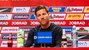 من المقرر أن يتولى ألونسو مهمة تدريب فريق ريال مدريد- bayer04 / إكس