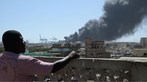 اتهمت السلطات السودانية قوات الدعم السريع باستهداف مستودعات الوقود - جيتي