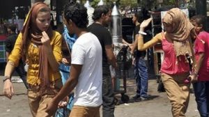 التحرش الجنسي مظهر معتاد في شوارع مصر - أرشيفية