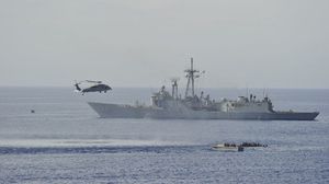 رفض الوزير التعليق على إمكانية اعتلاء السفن الإيرانية عند الضرورة - أ ف ب