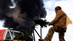 مقاتلو بنغازي يتصدون لغارات طائرات حفتر - ا ف ب