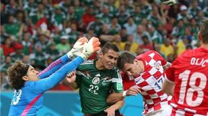 لقطة من مباراة المكسيك مع كرواتيا - ا ف ب