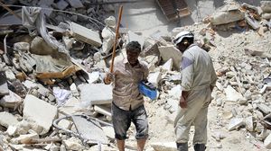 آثار الدمار الناتج عن البراميل المتفجرة في مدينة حلب (أرشيفية) - الأناضول