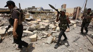 القوات الكردية في قتال ضد تنظيم الدولة في الرقة - أ ف ب