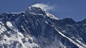 صورة التقطت لجبل إيفرست في شمال شرق النيبال - أ ف ب