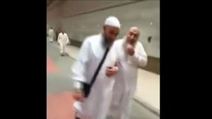 برهامي ومخيون خلال توبيخهما في مكة - يوتيوب