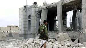 يصر الحوثيون على التحاور مع السعودية مباشرة بصفتها صاحبة الضربات الجوية - أ ف ب