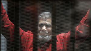 أسندت النيابة العامة إلى مرسي اتهامات من بينها اختلاس الوثائق والمستندات - الأناضول