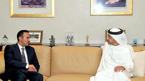 أحمد صالح (يسار) مع وزير الخارجية الإماراتي - أرشيفية