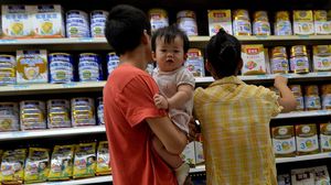 الحليب المجفف موضوع شديد الحساسية في الصين بعد فضيحة في عام 2008 - أ ف ب