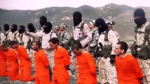 أسرى جيش الإسلام قبل ذبحهم على يد تنظيم الدولة - يوتيوب