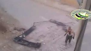 المقاتل المصري الذي سلم نفسه للأكراد بحسب المرصد السوري - تويتر