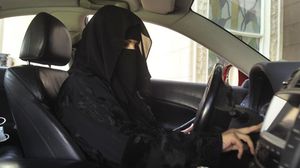 سمح تنظيم الدولة للمرأة بقيادة السيارة بشرط أن تلتزم بـ"الحجاب الشرعي" - أرشيفية