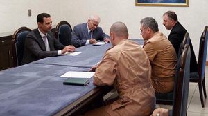 الأسد جلس وحده أمام وزير الدفاع الروسي رغم رغبته بلقاء رئيس الأركان- تويتر