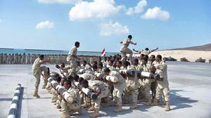 مرحلة إنهاء تدريب أفراد المقاومة اليمنية على يد القوات الإماراتية- أرشيفية 