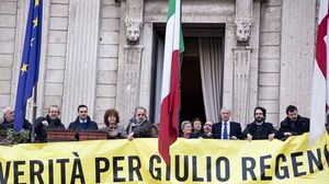 إيطاليون في ميلانو يحتجون في حزيران/ يونيو الماضي على مقتل ريجيني - أ ف ب