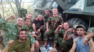 صورة نشرتها وكالة "أعماق" قالت إن عناصر تنظيم الدولة عثروا عليها بحوزة عسكري روسي مقتول - تويتر