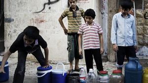 العديد من العائلات لا تملك القدرة على شراء مياه الشرب المفلترة رغم انخفاض سعرها- أرشيفية