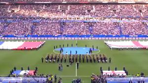قامت فرقة موسيقية تابعة للجيش الفرنسي بعزف موسيقى لتأبين ضحايا هجمات مانشستر- يوتوب