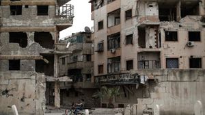 تتعرض دوما بريف دمشق لقصف متكرر من النظام السوري يستهدف الأحياء السكنية- أ ف ب