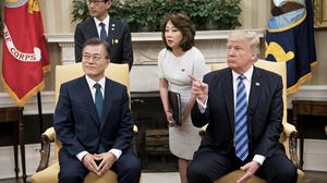 رئيس كوريا الجنوبية يبحث مع ترامب وسائل وقف البرامج البالستية والنووية لكوريا الشمالية- أ ف ب 