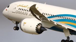 الطائرة اتخذت مسارا فوق الأجواء الإيرانية للابتعاد عن أجواء الإمارات- طيران عمان