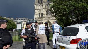 الشرطة الفرنسية قالت إن الامرأة قد تكون مضطربة عقليا- أ ف ب