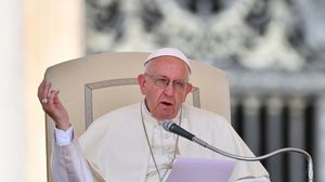 البابا: ل"ن أقول أبداً إن الصمت دواء.. تجاهل ابن أو إبنة لديه ميول مثلية هو خطأ في رعاية الأب أو الأم"- جيتي