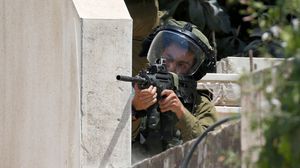 أطلقت قوات الاحتلال الإسرائيلي النار تجاه فلسطيني على حاجز "الكونتينر" العسكري شمال بيت لحم- جيتي