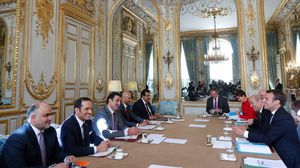 أمير قطر اختار باريس كمحطة في أولى جولاته الخارجية بعد فرض الحصار على قطر- جيتي