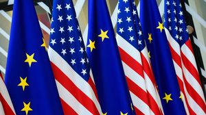 ترامب اتخذ قرارات رأى محللون أنها تستهدف الإضرار بالاتحاد الأوروبي- جيتي