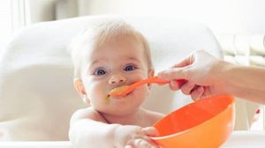ضرورة استشارة الطبيب قبل البدء بإدخال عناصر غذائية أخرى غير الحليب لنظام الطفل الغذائي