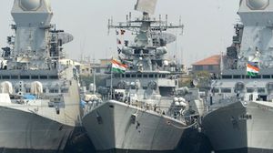 البحرية الهندية: الهدف هو طمأنة السفن التي ترفع علم الهند وتعمل في خليج عمان والخليج العربي- جيتي