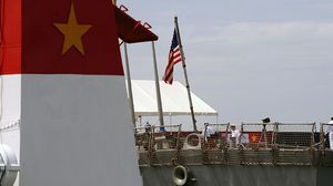 السفينة ماكين تم تغطية اسمها خلال زيارة ترامب لليابان- جيتي