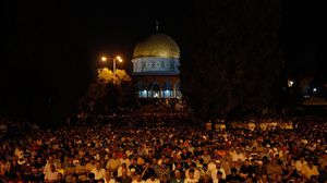 للجمعة الرابعة على التوالي، يؤدي آلاف المصلين الفلسطينيين صلاة الفجر في المسجد الأقصى- وكالة وفا