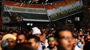 أقر عدد من النشطاء والسياسيين المشاركين في تظاهرات "30 يونيو" بخسارة ديقراطية مصر بخطئهم- جيتي