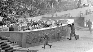 اغتيل محمد انور السادات بحادثة المنصة الشهيرة أثناء عرض عسكري عام 1981- جيتي 