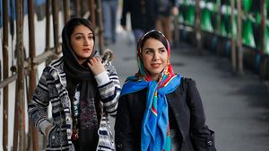 اعتقلت السلطات عددا من الإيرانيات اللاتي خلعن الحجاب- جيتي
