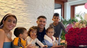 يحتفل نجل رونالدو بعيد ميلاده العاشر- أرشيف
