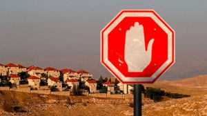 تحيط بمدينة نابلس عشرات المستوطنات الإسرائيلية التي يسكنها أشد المستوطنين تطرفا- جيتي