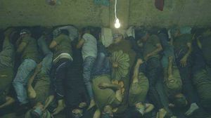 الجبهة المصرية لحقوق الإنسان أشارت إلى "معاناة الأهالي من التواصل مع ذويهم داخل السجون وانقطاع أخبار الكثير منهم تماما"- مواقع التواصل