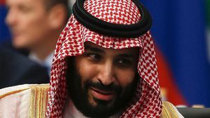 سعوديون يناقشون سبب تراجع مكانة بلادهم إقليميا ودوليا في عهد محمد بن سلمان- (الأناضول)
