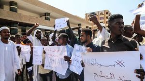 استعدادات في السودان للتظاهر احتجاجا على تردي الأوضاع المعيشية  (الأناضول)