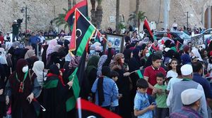 الليبيون يحتفلون بتحرير طرابلس والمنطقة الغربية من قوات حفتر  (الأناضول)