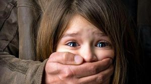 القانون المغربي يعاقب على اغتصاب الأطفال بالسجن من عام إلى خمسة أعوام، (المرصد الأورومتوسطي)