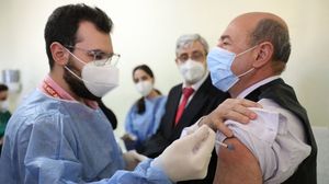باشر لبنان حملة التطعيم منتصف شباط/ فبراير بموجب دعم قدّمه البنك الدولي بقيمة 34 مليون دولار- جيتي
