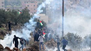 أصيب عدد من الفلسطينيين في مواجهات مع قوات الاحتلال على المدخل الشمالي لمدينتي رام الله والبيرة- وفا