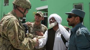 يعمل الآلاف من المترجمين الأفغان مع القوات الأجنبية التي توشك على الانسحاب- جيتي